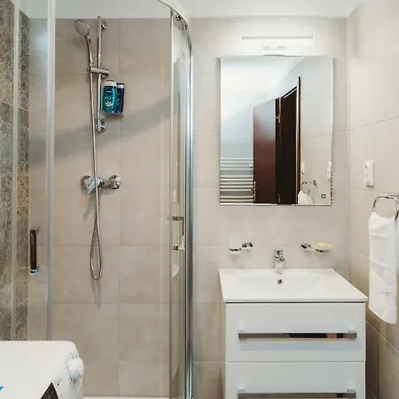 Center City Charming Loft דירה